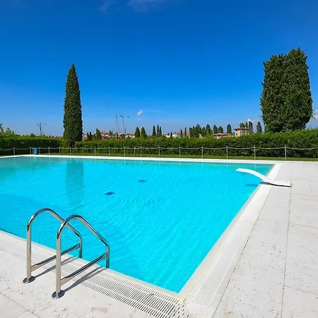 Апартаменты Sirmione Beach Apartment *